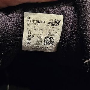 Mens size 11 New Balance shoes